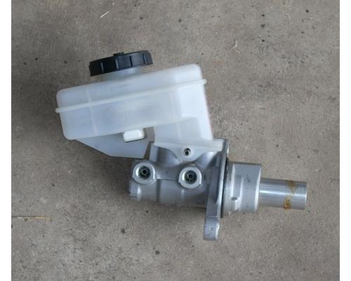INFINITI INFINITI M35 Brake Master Cylinder