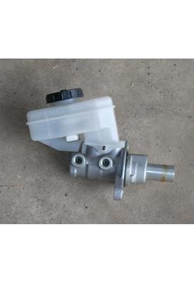 INFINITI INFINITI M35 Brake Master Cylinder