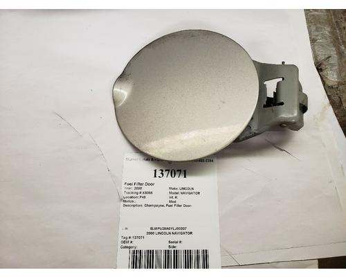 LINCOLN NAVIGATOR Fuel Filler Door