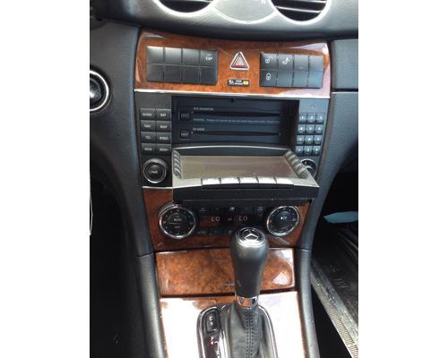 MERCEDES-BENZ MERCEDES CLK AV Equipment