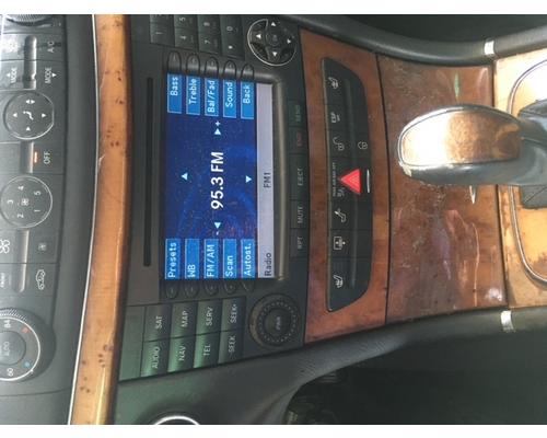 MERCEDES-BENZ MERCEDES E-CLASS AV Equipment