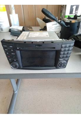 MERCEDES-BENZ MERCEDES E-CLASS A/V Equipment