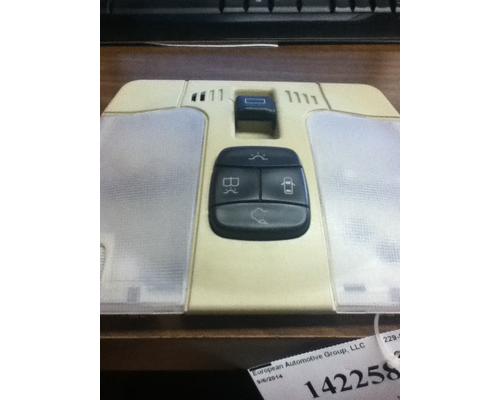 MERCEDES-BENZ MERCEDES E-CLASS Console