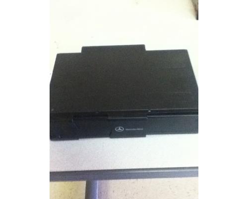 MERCEDES-BENZ MERCEDES S-CLASS AV Equipment