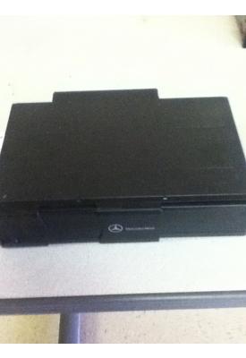 MERCEDES-BENZ MERCEDES S-CLASS A/V Equipment