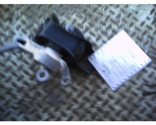 NISSAN VERSA Engine Mounts
