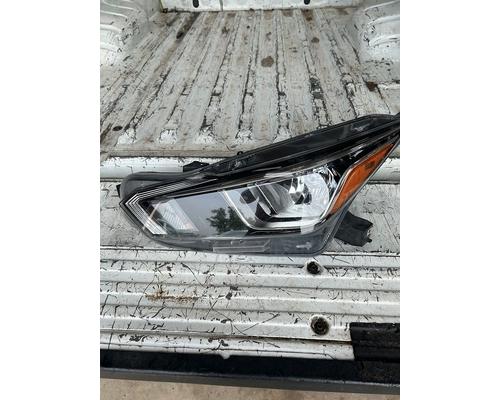 NISSAN VERSA Headlamp Assembly