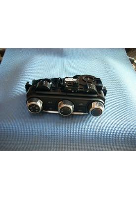 NISSAN VERSA Temperature Control