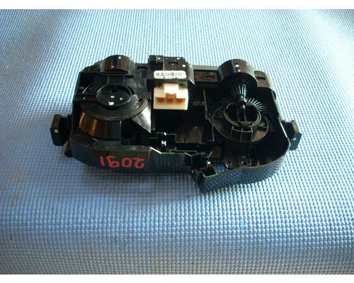 NISSAN VERSA Temperature Control