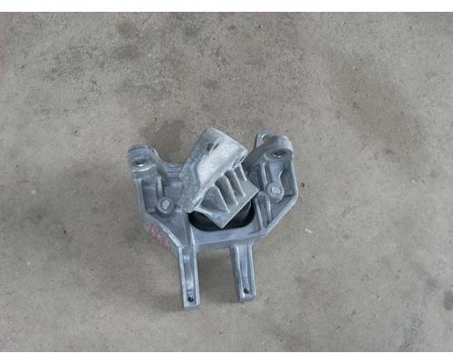 NISSAN VERSA Transmission Mount