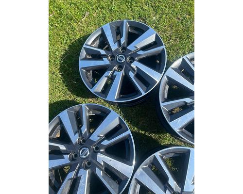 NISSAN VERSA Wheel