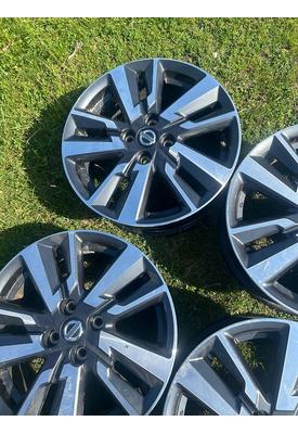 NISSAN VERSA Wheel