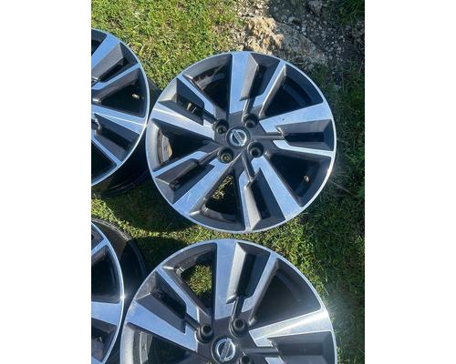 NISSAN VERSA Wheel