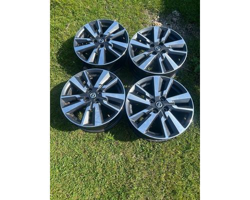 NISSAN VERSA Wheel