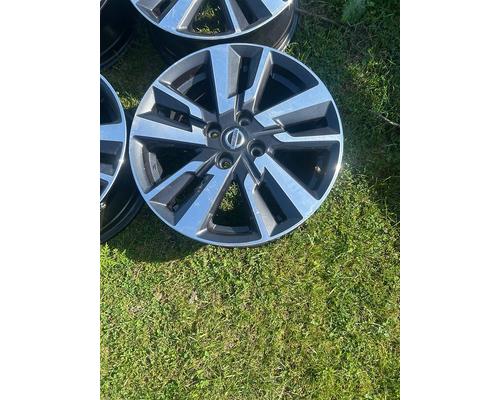 NISSAN VERSA Wheel