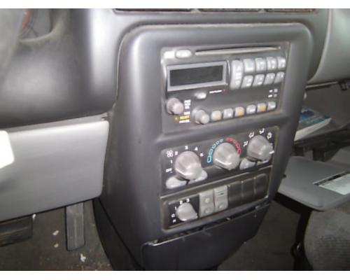 PONTIAC MONTANA AV Equipment