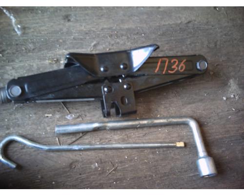SUZUKI FORENZA Jack