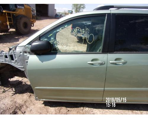 TOYOTA SIENNA Door Assembly, Front